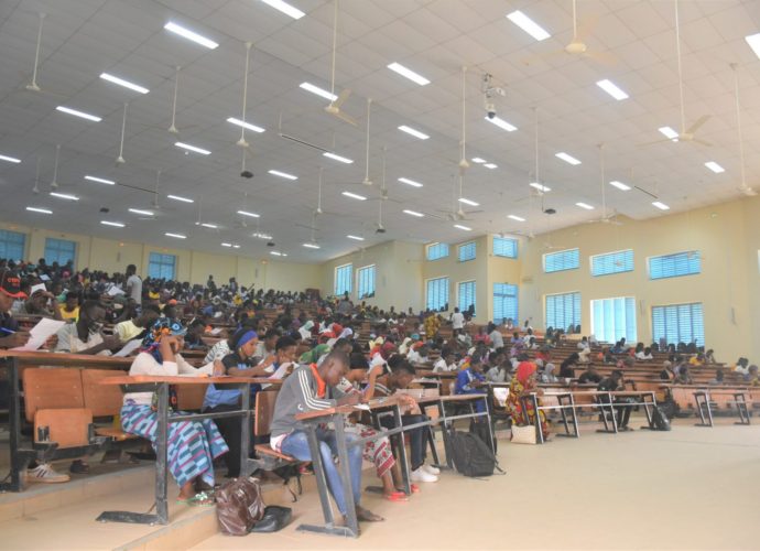 Université Thomas SANKARA : les étudiants en première an