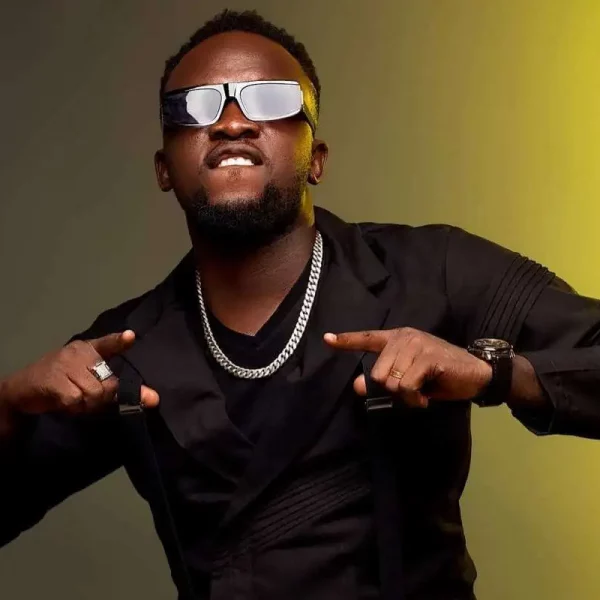 Suspension de permis pour Elow’n : 3 mois fermes pour incivisme routier