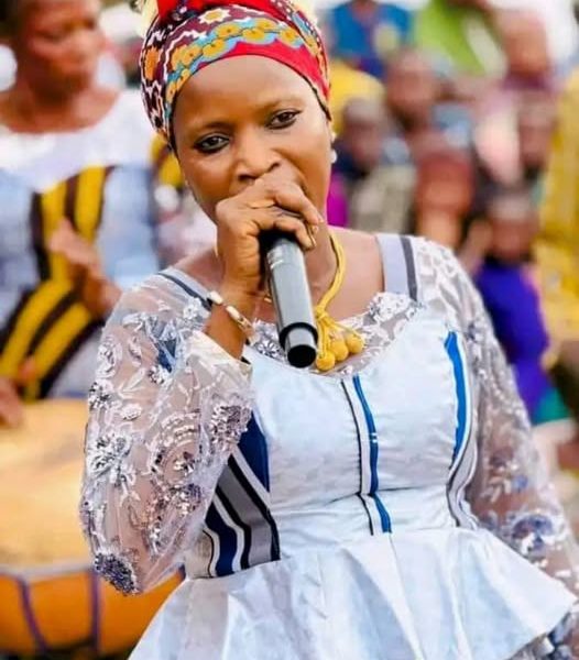 Cantatrice Salmata Ilboudo : Une figure culturelle du Ganzourgou s’éteint dans un accident tragique